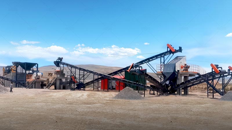 Planta Trituradora con Chancadora Primaria y Secundaria para Minería de Mediana Escala en Perú