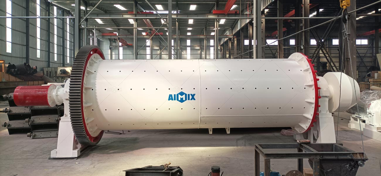 AIMIX molino de bolas de 5 toneladas por hora instalado en proyecto de oro en la provincia de El Oro, Ecuador, en operación para molienda de mineral aurífero